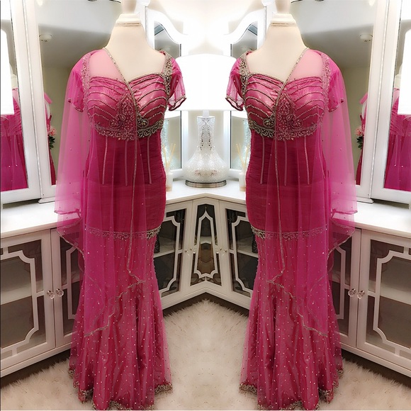 ๐๐ฏ๐ฅ๐ช๐ข๐ฏ/๐๐ข๐ฌ๐ช๐ด๐ต๐ข๐ฏ๐ช ๐Jeweled Outfit - Picture 1 of 11